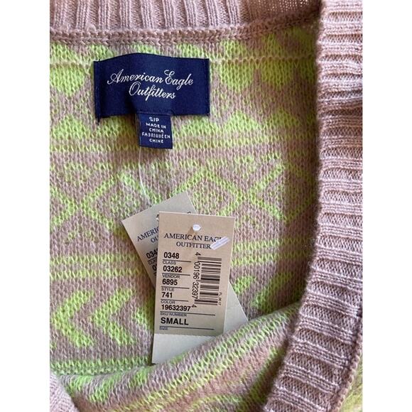 American Eagle Women’s S Fair Isle Knit Sweater Wool Blend Tan Green Holiday NWT - Picture 2 of 5